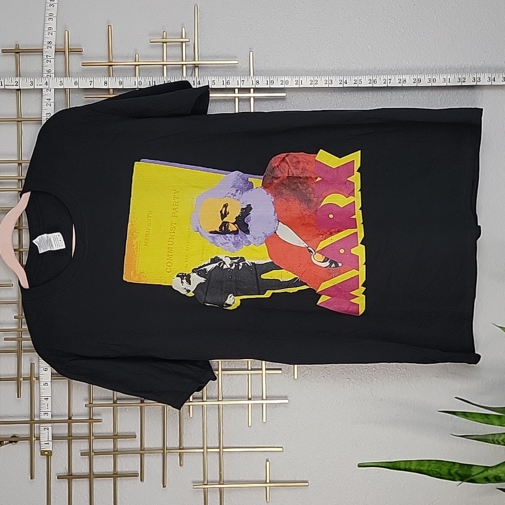 Karl Marx Shirt size Large